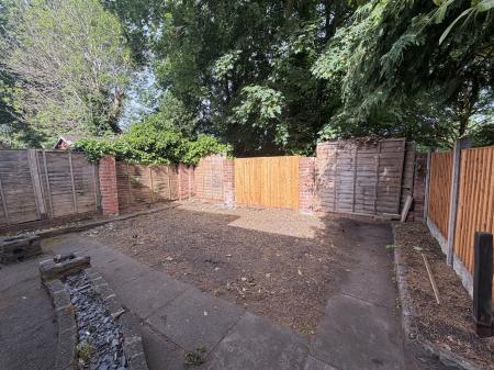 3 bedroom Semi-detached house to let in Kiniths Crescent, West Bromwich, B71