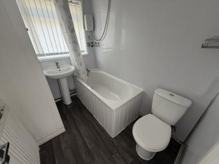 3 bedroom Semi-detached house to let in Kiniths Crescent, West Bromwich, B71