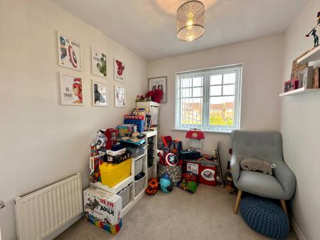 4 bedroom Semi-detached house for sale in Crew Drive, Tipton, DY4