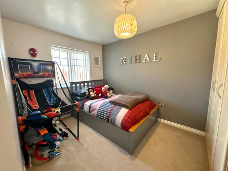4 bedroom Semi-detached house for sale in Crew Drive, Tipton, DY4