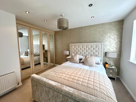 4 bedroom Semi-detached house for sale in Crew Drive, Tipton, DY4