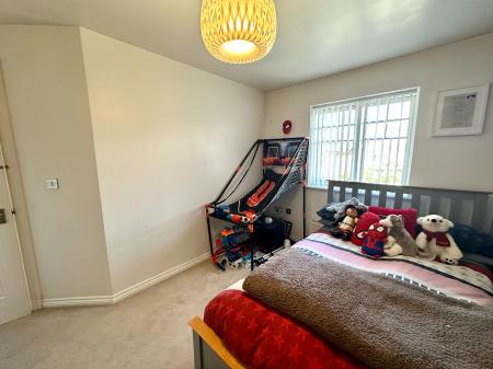 4 bedroom Semi-detached house for sale in Crew Drive, Tipton, DY4