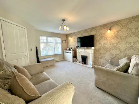 4 bedroom Semi-detached house for sale in Crew Drive, Tipton, DY4