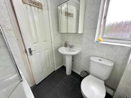 4 bedroom Semi-detached house for sale in Crew Drive, Tipton, DY4