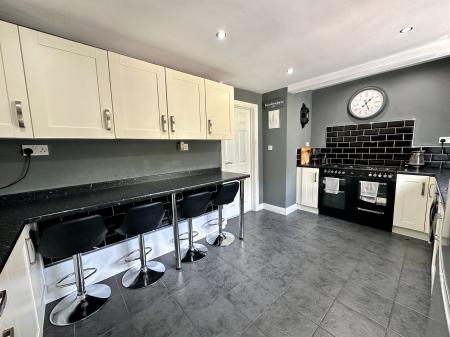 4 bedroom Terraced House for sale in Sheldon Avenue, Wednesbury, Wednesbury, WS10