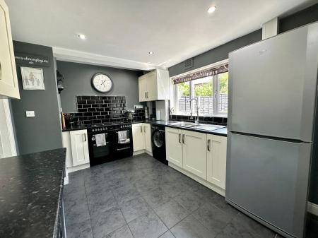 4 bedroom Terraced House for sale in Sheldon Avenue, Wednesbury, Wednesbury, WS10