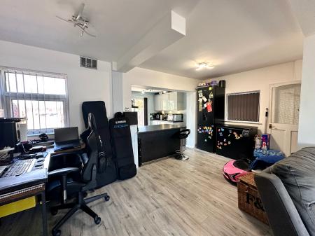 2 bedroom Semi-detached house for sale in Heath Lane, West Bromwich, B71