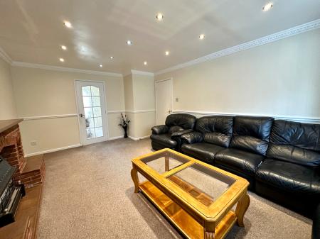 4 bedroom Detached house for sale in Bell Street, Wednesbury, Wednesbury, WS10