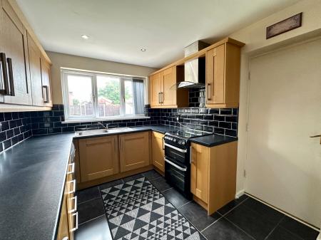 4 bedroom Detached house for sale in Bell Street, Wednesbury, Wednesbury, WS10