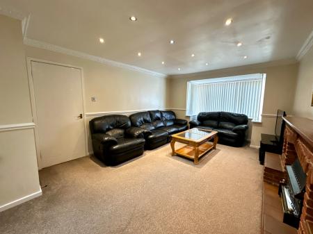 4 bedroom Detached house for sale in Bell Street, Wednesbury, Wednesbury, WS10