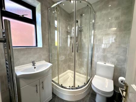4 bedroom Detached house for sale in Bell Street, Wednesbury, Wednesbury, WS10
