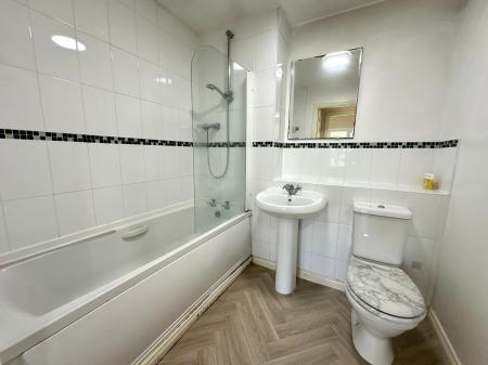 2 bedroom Apartment for sale in The Avenue, Darlaston, Wednesbury, WS10