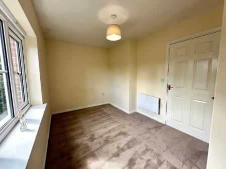 2 bedroom Apartment for sale in The Avenue, Darlaston, Wednesbury, WS10