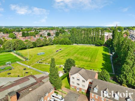 2 bedroom Apartment for sale in The Avenue, Darlaston, Wednesbury, WS10
