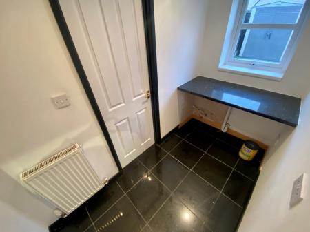 3 bedroom Semi-detached house to let in New Forest Road, Walsall, WS3