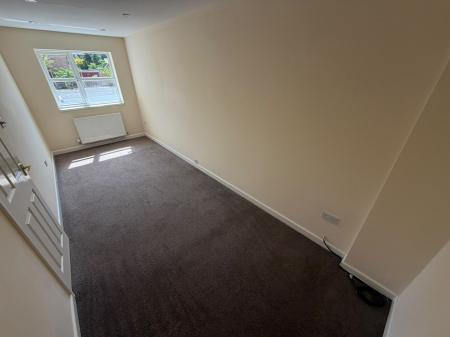 3 bedroom Semi-detached house to let in New Forest Road, Walsall, WS3