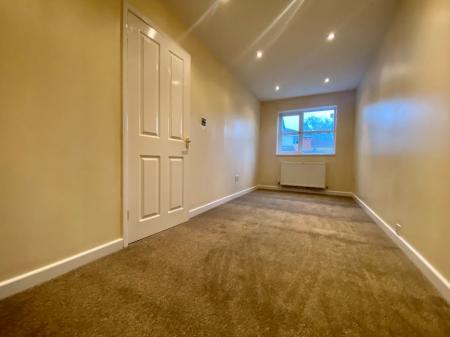 3 bedroom Semi-detached house to let in New Forest Road, Walsall, WS3