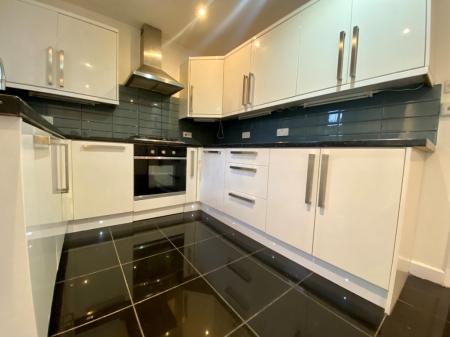 3 bedroom Semi-detached house to let in New Forest Road, Walsall, WS3