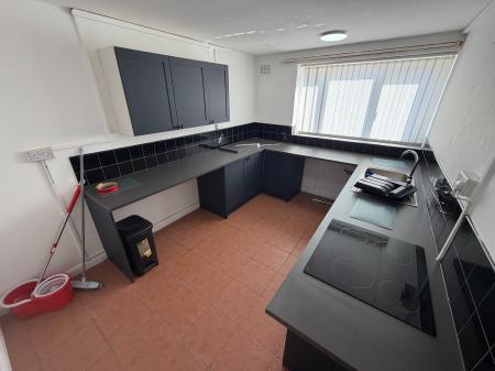 1 bedroom Flat to let in Trouse Lane, Wednesbury, WS10