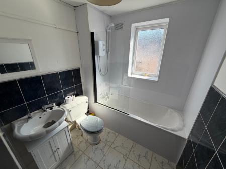 1 bedroom Flat to let in Trouse Lane, Wednesbury, WS10