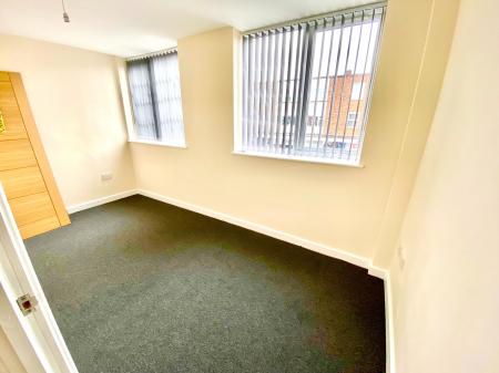 2 bedroom Apartment to let in High Street, Aldridge, WS9