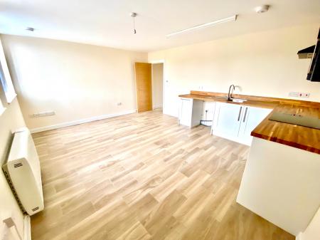2 bedroom Apartment to let in High Street, Aldridge, WS9