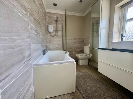 4 bedroom Semi-detached house for sale in Sutton Road, Moxley, Wednesbury, WS10