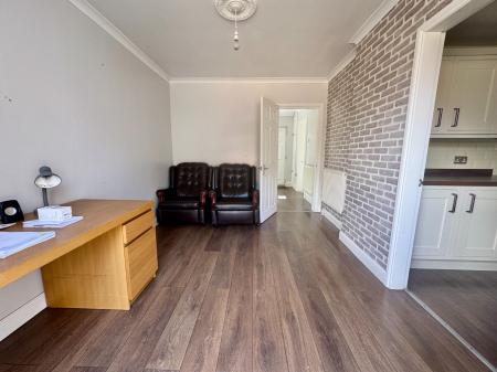 4 bedroom Semi-detached house for sale in Sutton Road, Moxley, Wednesbury, WS10