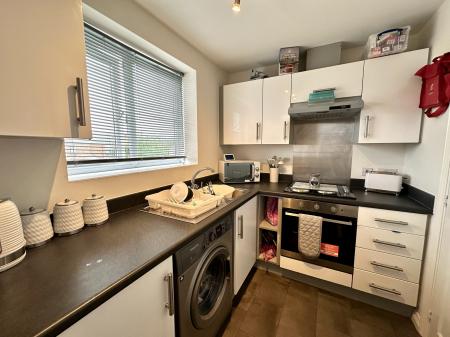2 bedroom Apartment for sale in Holyhead Road, Wednesbury, Wednesbury, WS10