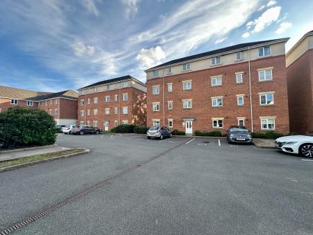 2 bedroom Apartment for sale in Holyhead Road, Wednesbury, Wednesbury, WS10