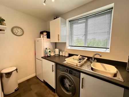 2 bedroom Apartment for sale in Holyhead Road, Wednesbury, Wednesbury, WS10
