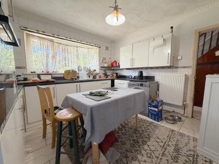3 bedroom Semi-detached house for sale in Willow Avenue, Wednesbury, Wednesbury, WS10