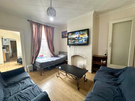 2 bedroom Terraced House for sale in Bromford Lane, West Bromwich, B70