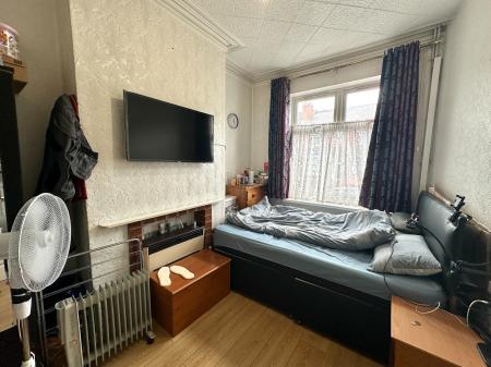 2 bedroom Terraced House for sale in Bromford Lane, West Bromwich, B70