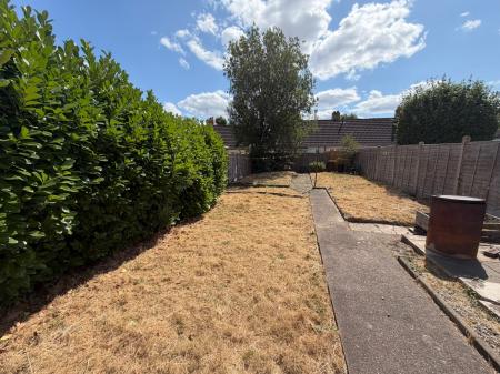 3 bedroom Semi-detached house to let in Barlow Road, Wednesbury, WS10