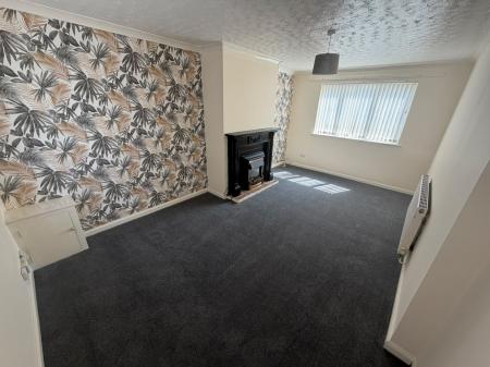 3 bedroom Semi-detached house to let in Barlow Road, Wednesbury, WS10