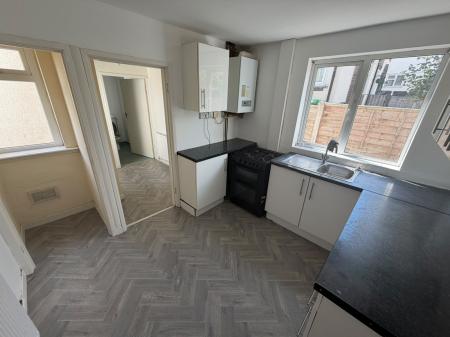 3 bedroom Semi-detached house to let in Barlow Road, Wednesbury, WS10