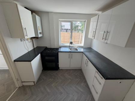 3 bedroom Semi-detached house to let in Barlow Road, Wednesbury, WS10
