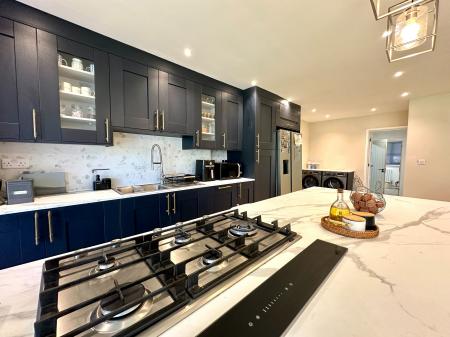 4 bedroom Semi-detached house for sale in Doe Bank Road, Tipton, DY4