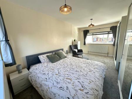 4 bedroom Semi-detached house for sale in Doe Bank Road, Tipton, DY4