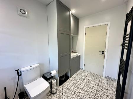 4 bedroom Semi-detached house for sale in Doe Bank Road, Tipton, DY4