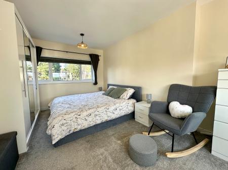 4 bedroom Semi-detached house for sale in Doe Bank Road, Tipton, DY4