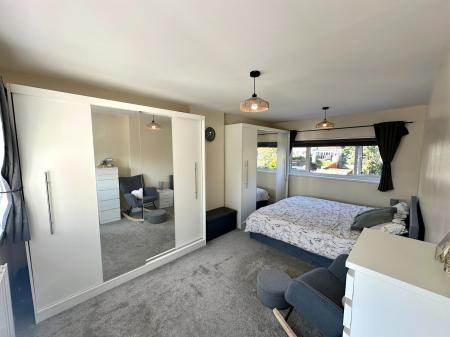 4 bedroom Semi-detached house for sale in Doe Bank Road, Tipton, DY4
