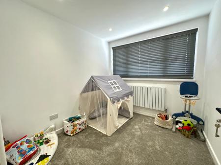 4 bedroom Semi-detached house for sale in Doe Bank Road, Tipton, DY4