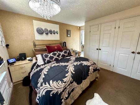5 bedroom Detached house for sale in Redbourn Road, Turnberry Estate, Walsall, WS3