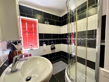 2 bedroom Terraced House for sale in Walton Road, Wednesbury, Wednesbury, WS10