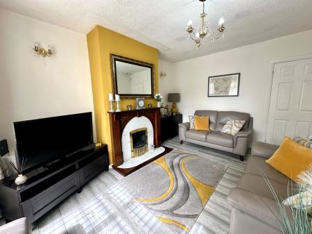 2 bedroom Terraced House for sale in Walton Road, Wednesbury, Wednesbury, WS10