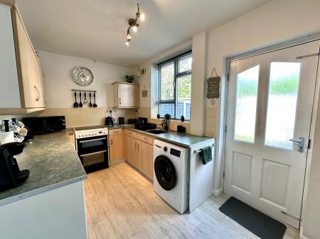 2 bedroom Terraced House for sale in Walton Road, Wednesbury, Wednesbury, WS10