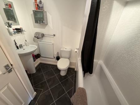 1 bedroom Flat for sale in Loxdale Sidings, Bilston, Wolverhampton, WV14