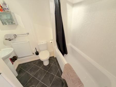1 bedroom Flat for sale in Loxdale Sidings, Bilston, Wolverhampton, WV14